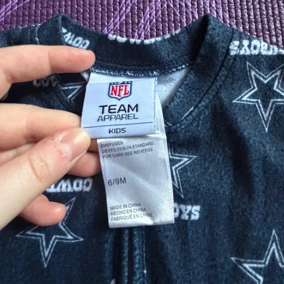 Dallas Cowboys NFL onesie - Picture 3 of 4